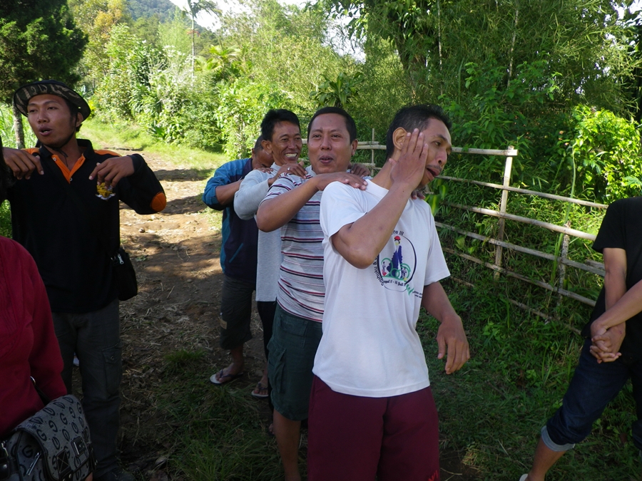 15 Kekonyolan traveling bareng teman, keseruan yang sulit dilupakan!