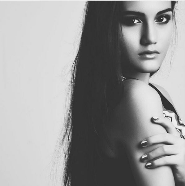 Chelsea Shania, adik penyanyi Alexa Key, yang cantiknya kebangetan! Chelsea Shania, adik penyanyi Alexa Key, yang cantiknya kebangetan!