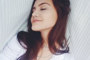 Chelsea Shania, adik penyanyi Alexa Key, yang cantiknya kebangetan!