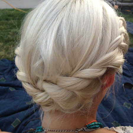 Rambut pendek juga cantik lho dikepang, 25 gaya ini bisa kamu coba! Rambut pendek juga cantik lho dikepang, 25 gaya ini bisa kamu coba!