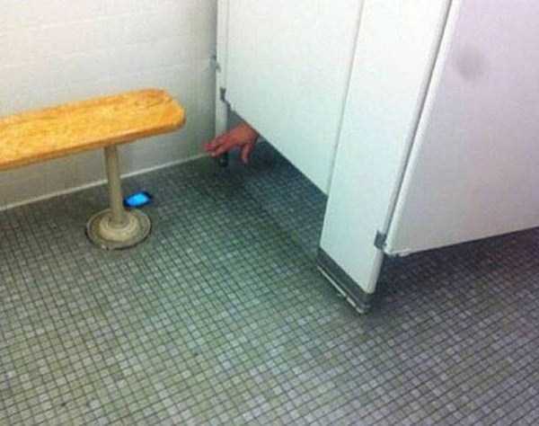 25 Perilaku miris orang yang kecanduan gadget, bikin mengelus dada!