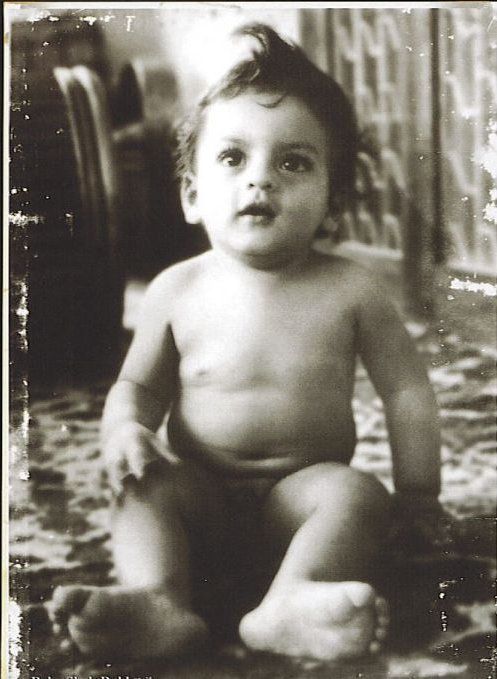 Transformasi Shah Rukh Khan dari lugu unyu sampai jadi hot papa, aww