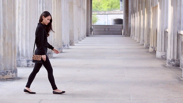 Ingin tampak tinggi bak model saat difoto? 8 trik ini layak kamu coba