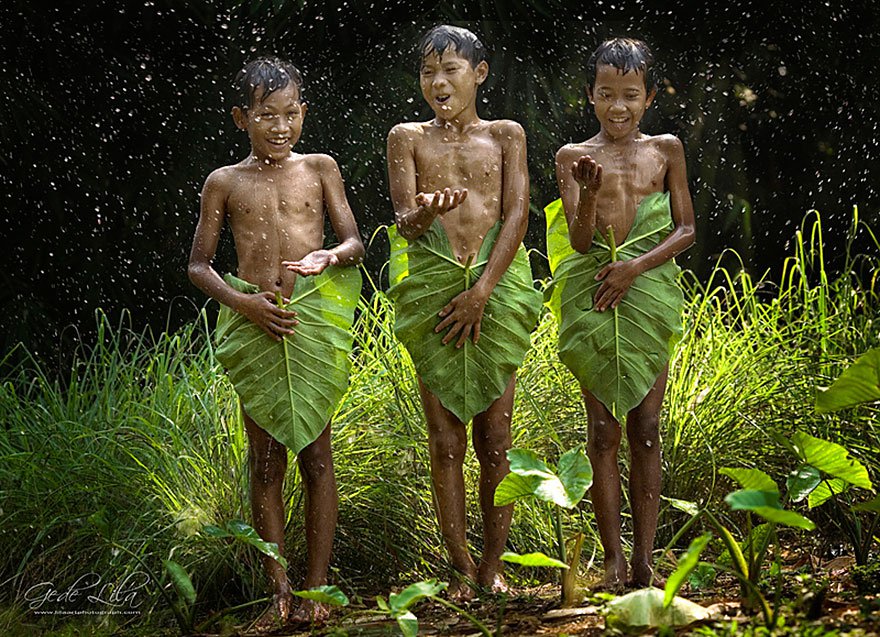 30 Foto dramatis ini bikin kamu kangen masa kecil, polos & sederhana! 30 Foto dramatis ini bikin kamu kangen masa kecil, polos & sederhana!