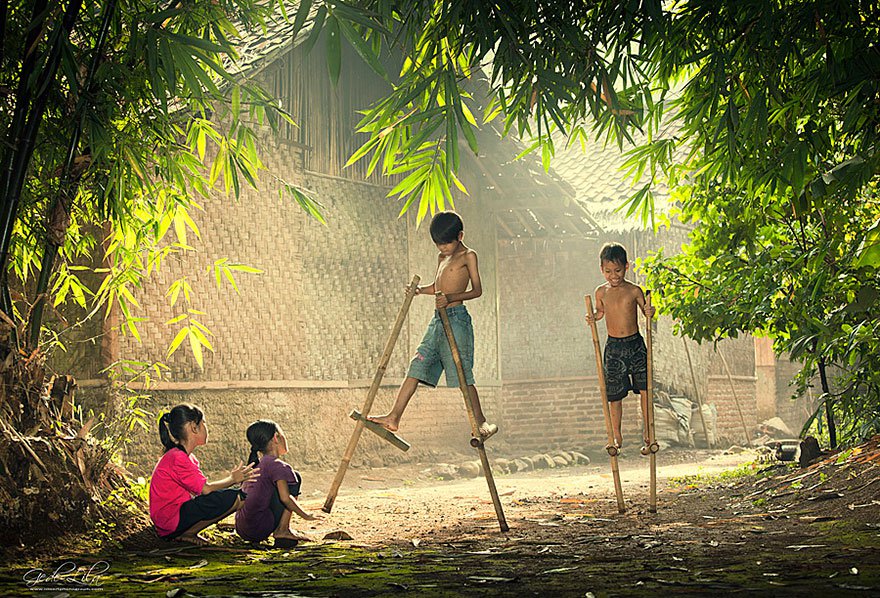 30 Foto dramatis ini bikin kamu kangen masa kecil, polos & sederhana! 30 Foto dramatis ini bikin kamu kangen masa kecil, polos & sederhana!