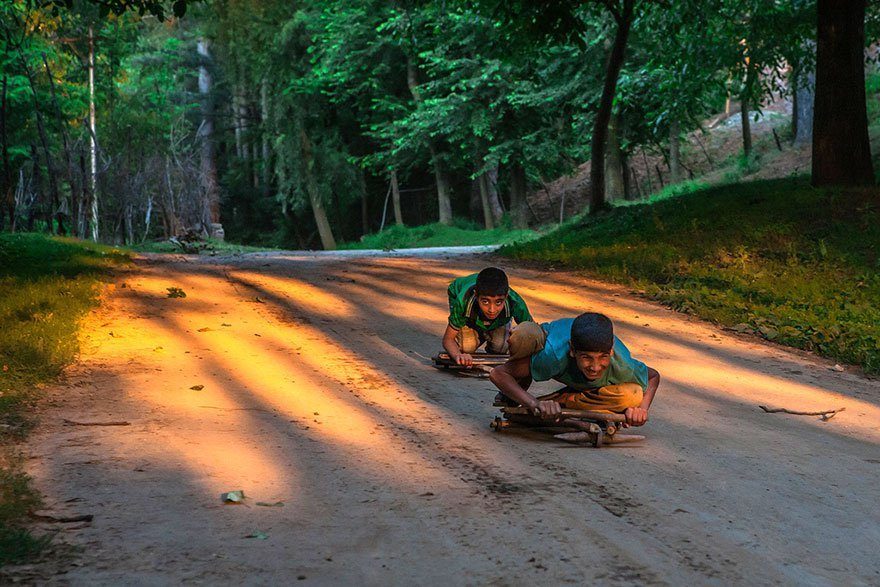 30 Foto dramatis ini bikin kamu kangen masa kecil, polos & sederhana! 30 Foto dramatis ini bikin kamu kangen masa kecil, polos & sederhana!