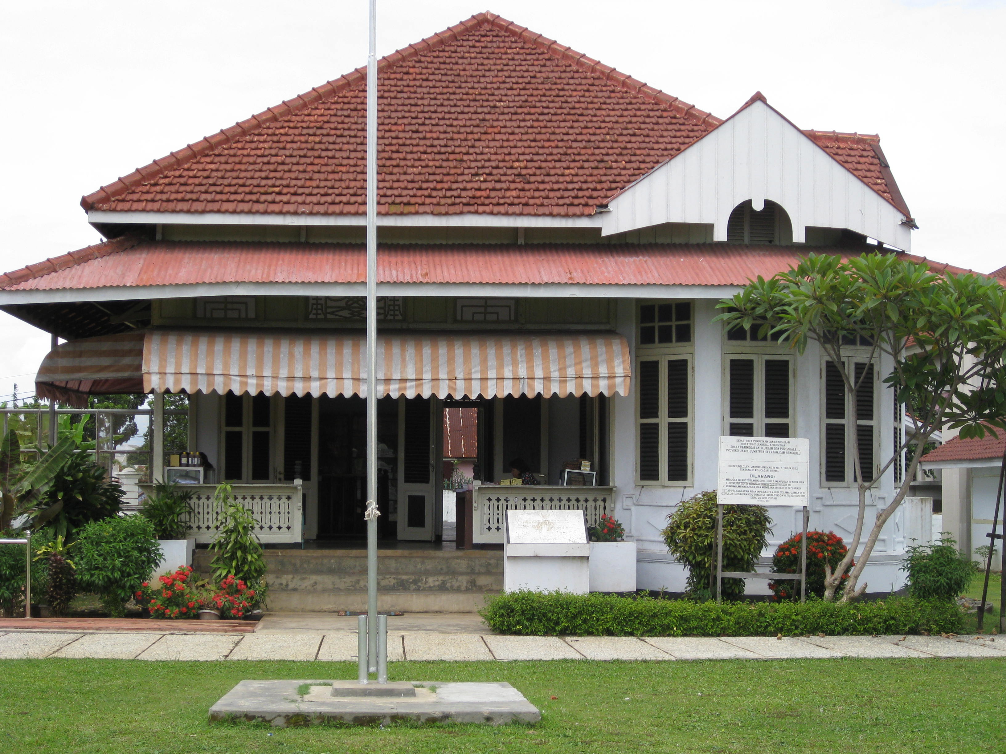 15 Tempat wisata memesona hanya ada di Bengkulu, bikin pengen piknik! 15 Tempat wisata memesona hanya ada di Bengkulu, bikin pengen piknik!