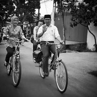 20 Potret kemesraan Ridwan Kamil dan Istri, bikin jomblo ngiri berat!