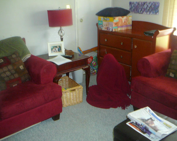 25 Foto kocak anak kecil main petak umpet, kamu bisa nemuin nggak nih? 25 Foto kocak anak kecil main petak umpet, kamu bisa nemuin nggak nih?