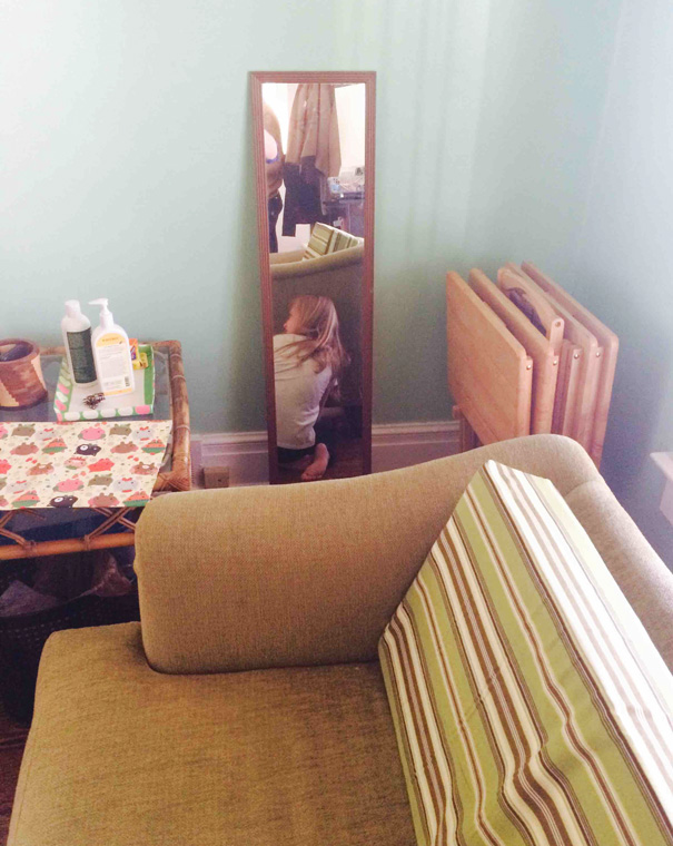 25 Foto kocak anak kecil main petak umpet, kamu bisa nemuin nggak nih? 25 Foto kocak anak kecil main petak umpet, kamu bisa nemuin nggak nih?