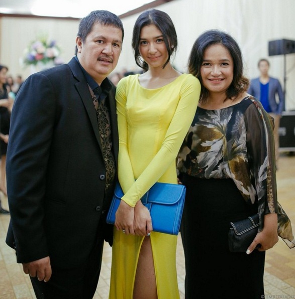 20 Foto transformasi Mikha Tambayong, dari imut hingga cantik jelita 20 Foto transformasi Mikha Tambayong, dari imut hingga cantik jelita