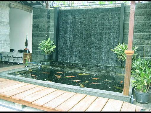 20 Desain kolam mini ini bakal bikin rumah kecilmu 'lebih hidup'