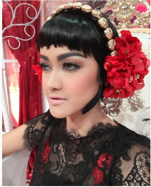 Penampilan terbaru Jupe makin glamor dengan rambut pendek