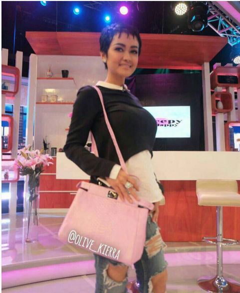 Penampilan terbaru Jupe makin glamor dengan rambut pendek