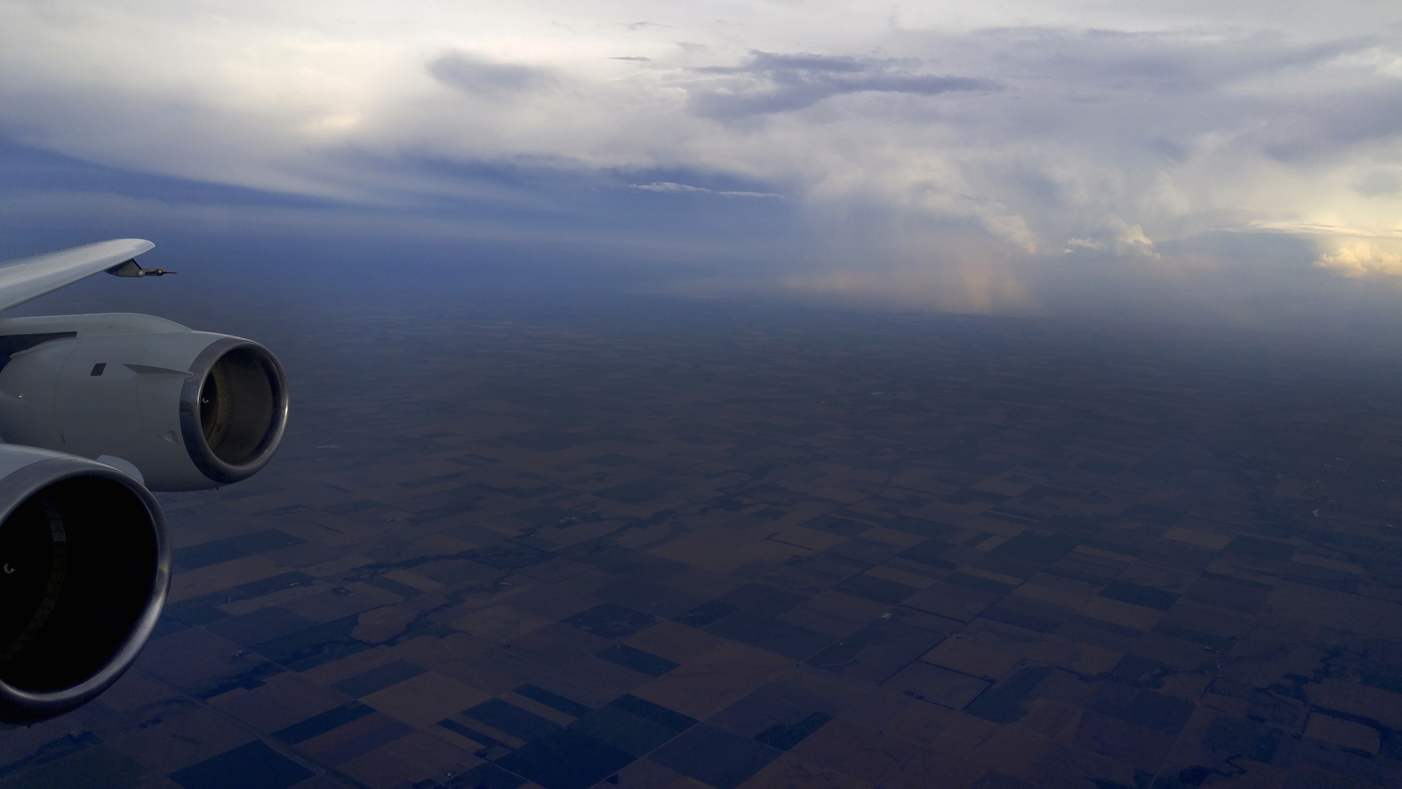 15 Potret keindahan bumi dari balik jendela pesawat bakal bikin takjub