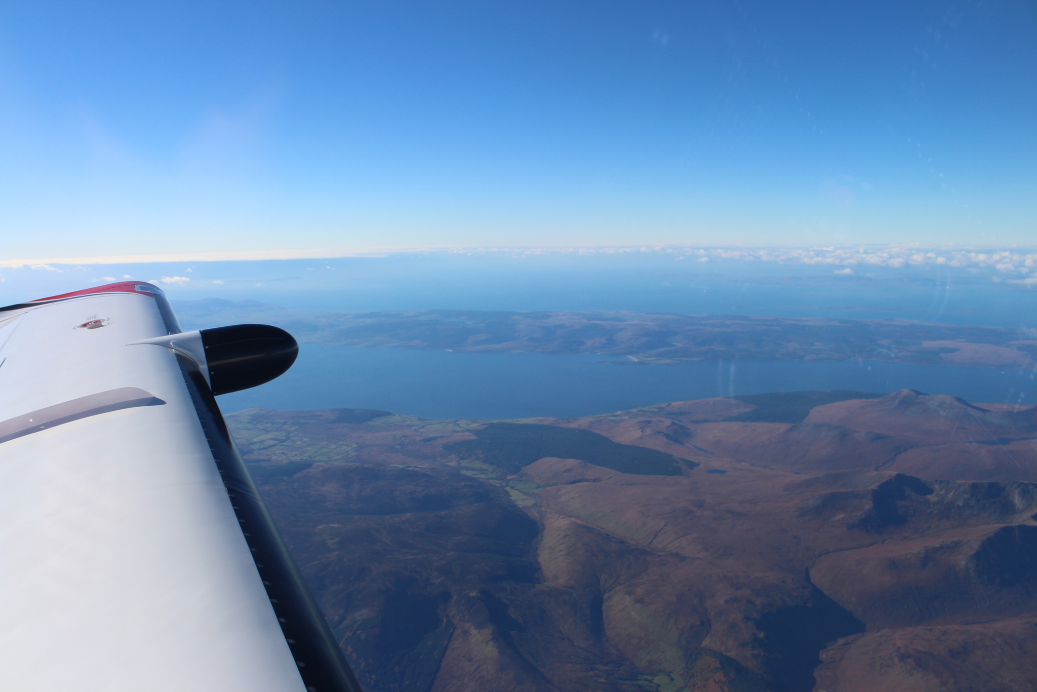15 Potret keindahan bumi dari balik jendela pesawat bakal bikin takjub