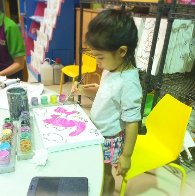 Jizzy Bastian, putri Vino Bastian yang imut, bikin pengen punya anak Jizzy Bastian, putri Vino Bastian yang imut, bikin pengen punya anak