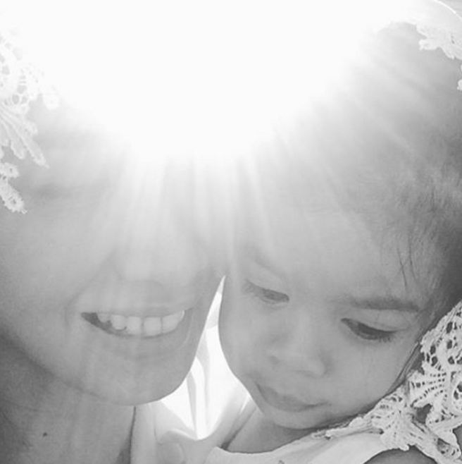 Jizzy Bastian, putri Vino Bastian yang imut, bikin pengen punya anak Jizzy Bastian, putri Vino Bastian yang imut, bikin pengen punya anak