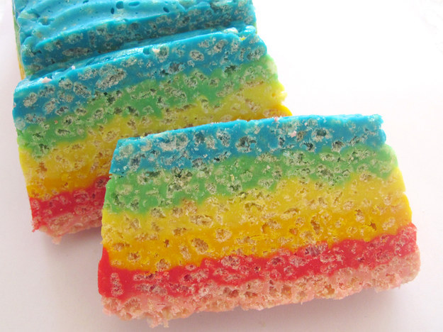 7 Rainbow Cakes cantik ini bisa kamu buat sendiri di rumah lho!