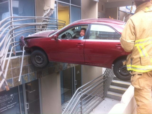 30 Momen ketiban sial yang bikin ketawa ngakak, lho kok?