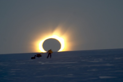 17 Foto keren gerhana matahari total dari tahun 90an sampai sekarang