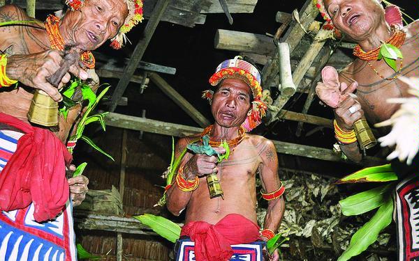 5 Ritual orang Indonesia menyambut gerhana matahari total 5 Ritual orang Indonesia menyambut gerhana matahari total