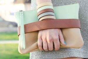 10 Inspirasi clutch ini bisa bikin gaya fashionmu makin chic!