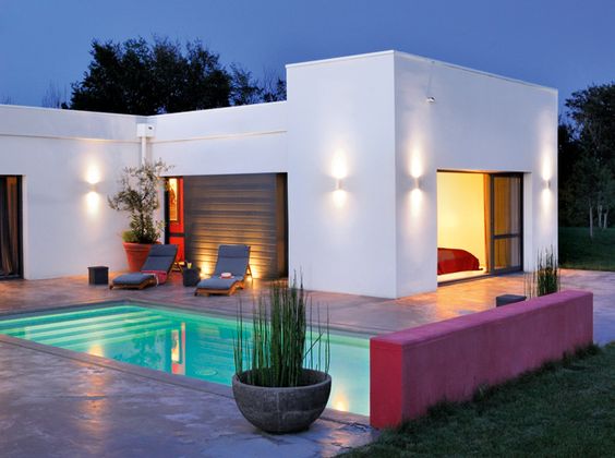 16 Desain kolam renang mungil untuk halaman belakang rumahmu