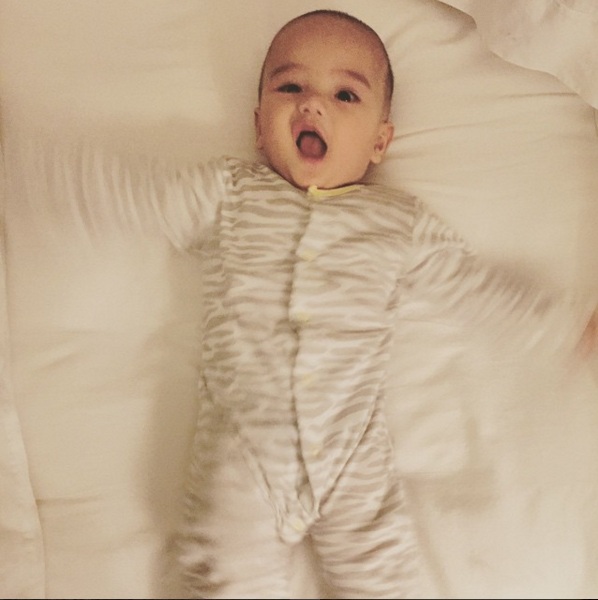 18 Foto lucu dan menggemaskannya River Albar, anak Fachri Albar-Renata 18 Foto lucu dan menggemaskannya River Albar, anak Fachri Albar-Renata