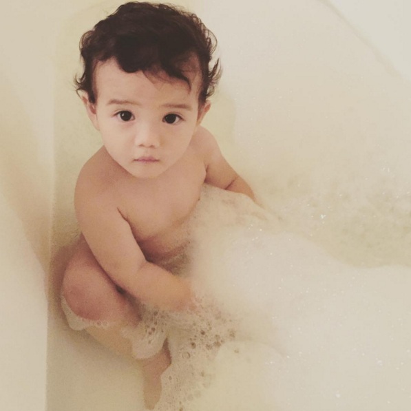 18 Foto lucu dan menggemaskannya River Albar, anak Fachri Albar-Renata 18 Foto lucu dan menggemaskannya River Albar, anak Fachri Albar-Renata