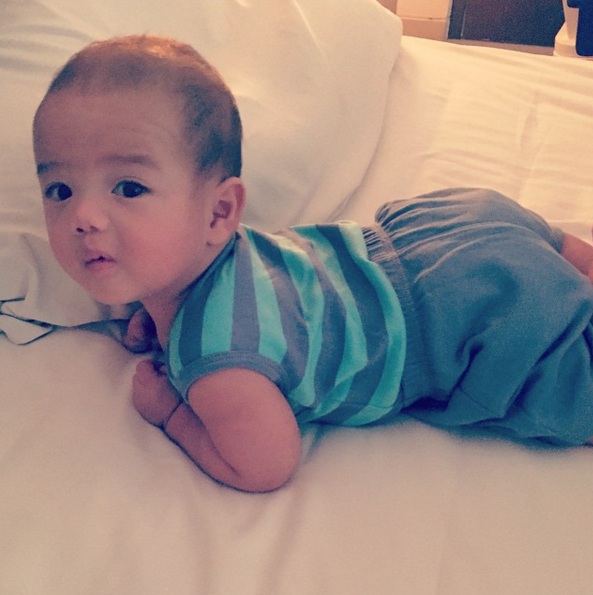 18 Foto lucu dan menggemaskannya River Albar, anak Fachri Albar-Renata 18 Foto lucu dan menggemaskannya River Albar, anak Fachri Albar-Renata