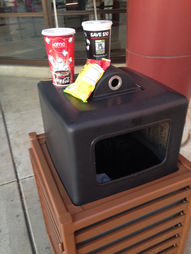 Duh, 18 foto ini tingkah laku orang yang mager abis, kamu pernah?  Duh, 18 foto ini tingkah laku orang yang mager abis, kamu pernah?