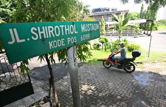 21 Nama jalan ini unik dan bikin senyum-senyum sendiri 21 Nama jalan ini unik dan bikin senyum-senyum sendiri