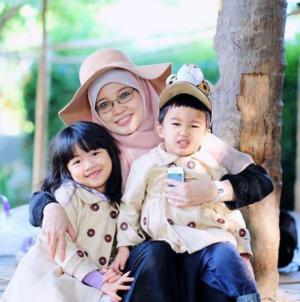 Kenalin si cantik nan fashionable Gherisa Hanifa, cucu pertama Aa Gym Kenalin si cantik nan fashionable Gherisa Hanifa, cucu pertama Aa Gym