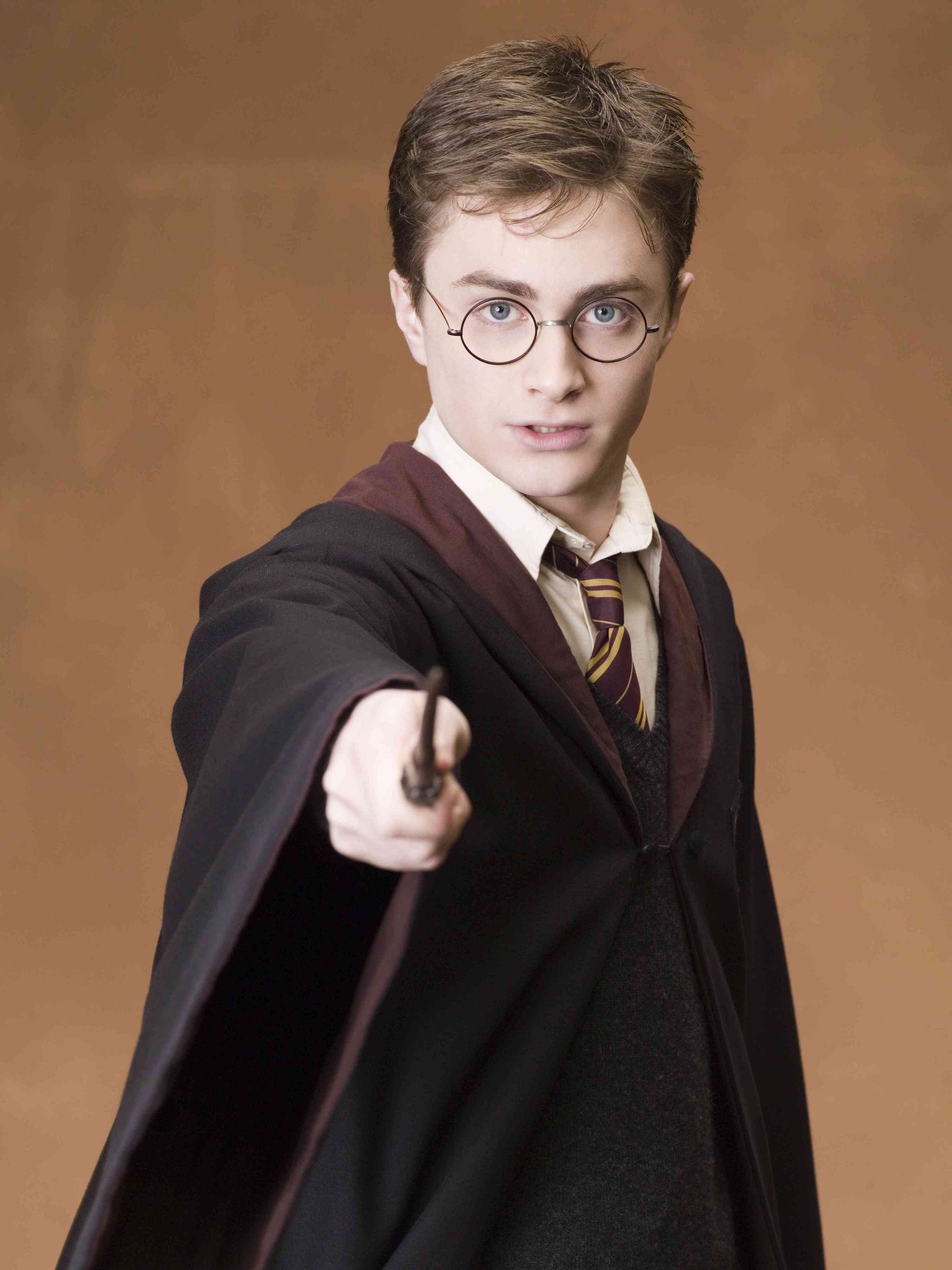 Transformasi si 'Harry Potter' dari imut-imut sampai ganteng memesona Transformasi si 'Harry Potter' dari imut-imut sampai ganteng memesona