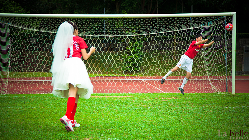 20 Foto inspirasi pre-wedding bertema sepak bola, unik dan romantis! 20 Foto inspirasi pre-wedding bertema sepak bola, unik dan romantis!