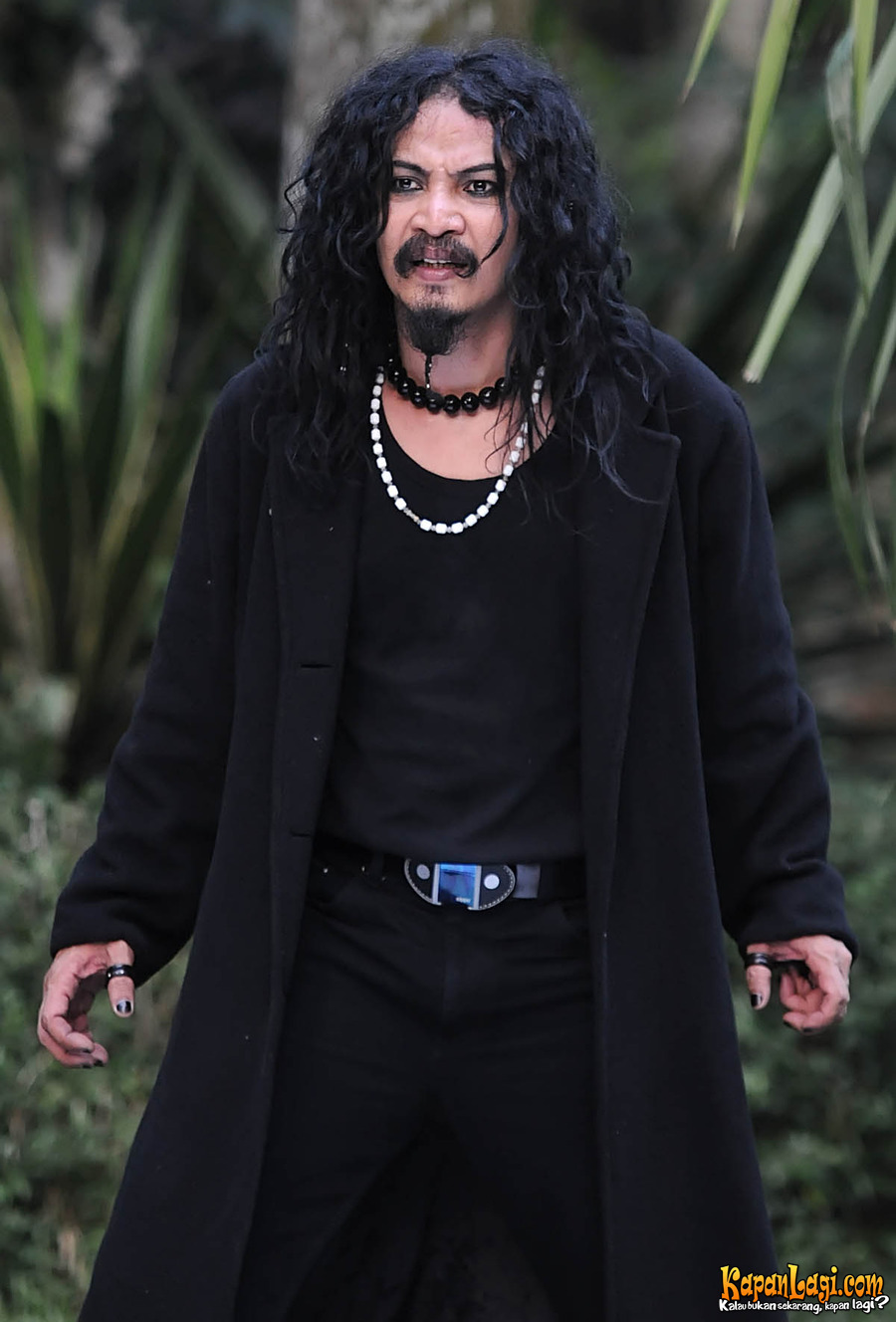 Diam-diam ternyata 9 selebritas Indonesia ini berpoligami