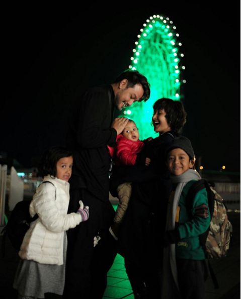 14 Foto kemesraan keluarga Dwi Sasono & Widi Be3, bikin jomblo iri!