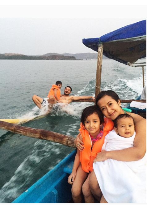 14 Foto kemesraan keluarga Dwi Sasono & Widi Be3, bikin jomblo iri!