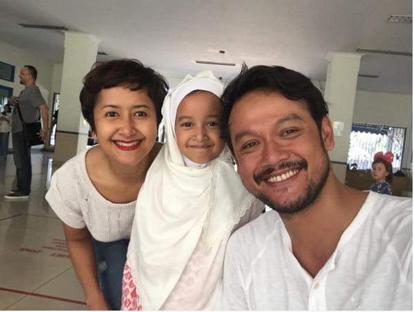 14 Foto kemesraan keluarga Dwi Sasono & Widi Be3, bikin jomblo iri!