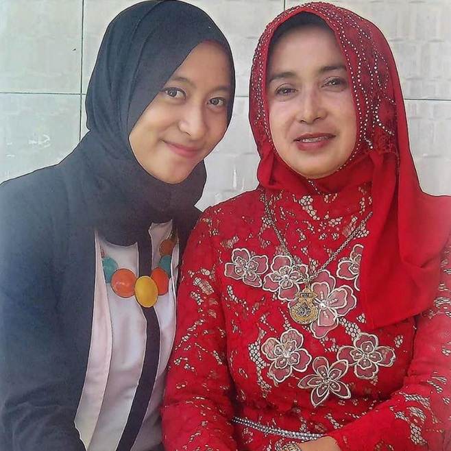 Cantiknya Windy Mayang, fisioterapis tim futsal electric PLN, uhuk!