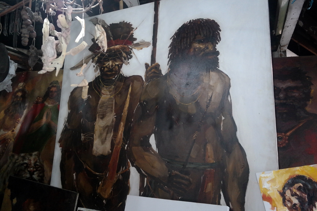 Pria nyentrik ini berburu objek lukisan hingga pedalaman Papua