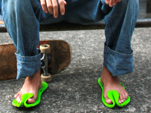 kumpulan sandal unik © 2016 brilio.net kumpulan sandal unik © 2016 brilio.net