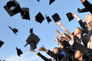 10 Artis Tanah Air ini ambil jurusan kuliahnya keren dan sulit, hebat!