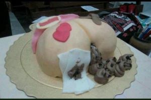 8 Kue ulang tahun kok begini banget, bikin mual....