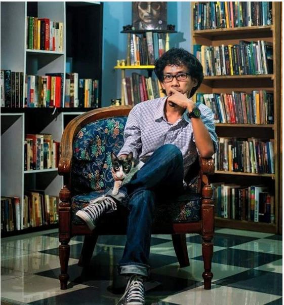 Aan Mansyur © 2016 brilio.net Aan Mansyur © 2016 brilio.net