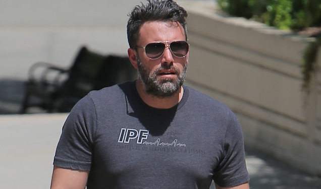 Kamu cowok berpayudara besar? Ini 5 tips berpakaian agar tetap keren