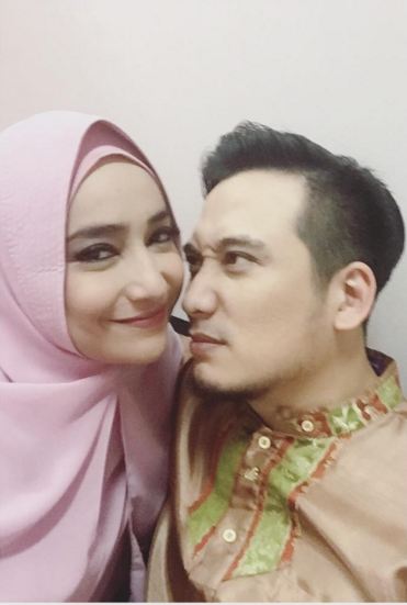 Menikah 17 tahun Cindy Fatikasari & Firman tetap mesra, bikin baper!