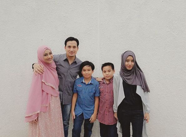 Menikah 17 tahun Cindy Fatikasari & Firman tetap mesra, bikin baper!