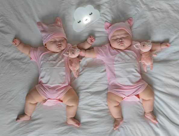 bayi kembar Leia & Lauren © 2016 brilio.net bayi kembar Leia & Lauren © 2016 brilio.net